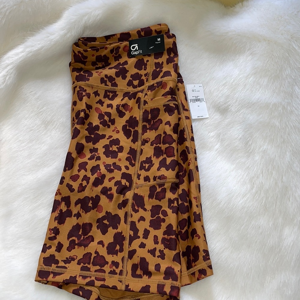 NWT—cheetah print biker shorts with pockets!!